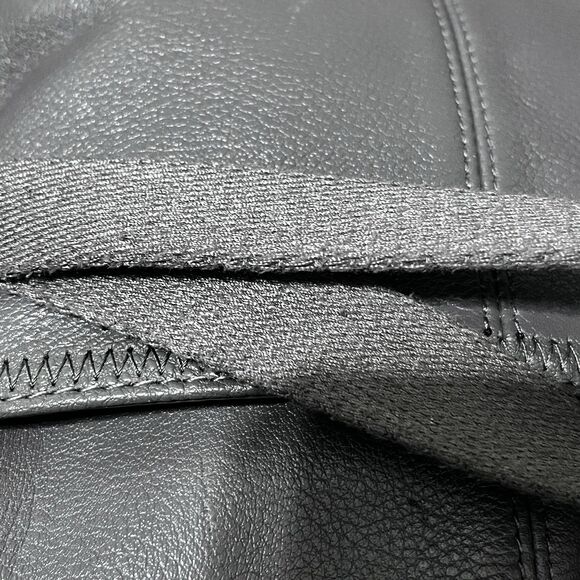 The Sak Gray Leather Crossbody Bag Adjustable Strap Soft Pebbled Leather EUC - Picture 8 of 16